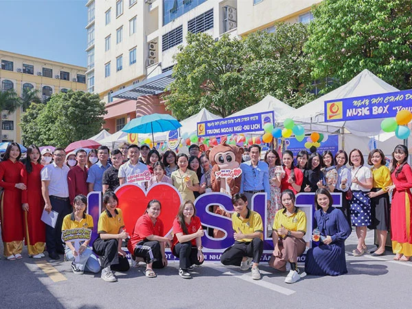 HOẠT ĐỘNG SINH VIÊN