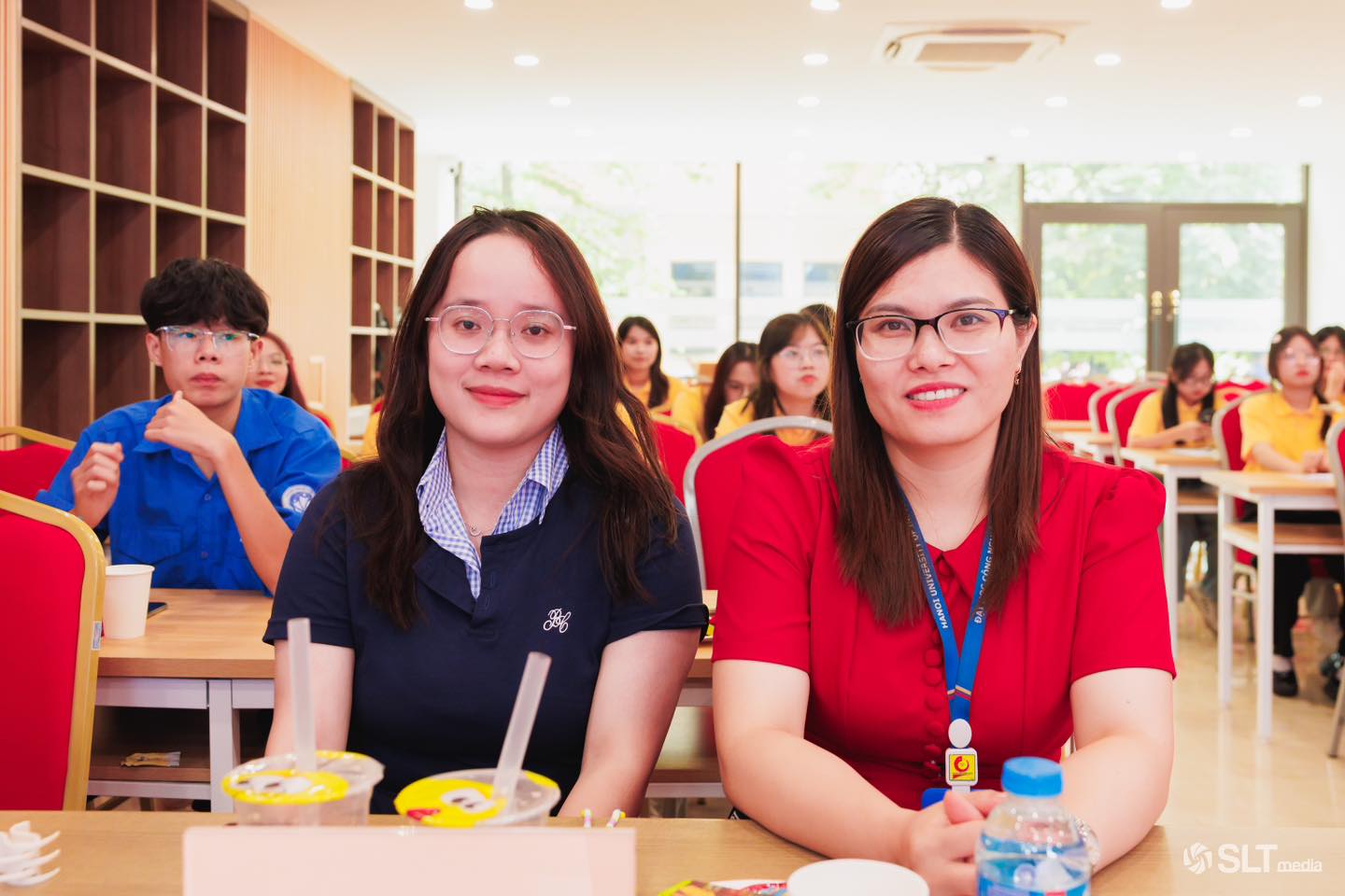 Có thể là hình ảnh về ‎5 người và ‎văn bản cho biết '‎ወ 00 O ای SLT SSLT.ad media‎'‎‎