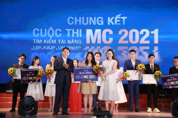 Sinh viên khoa du lịch đạt giải nhất cuộc thi tìm kiếm tài năng MC - HAUI năm 2021