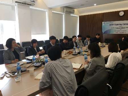 Khoa ngoại ngữ giao lưu cùng đoàn đại học Baeksoek, Hàn Quốc