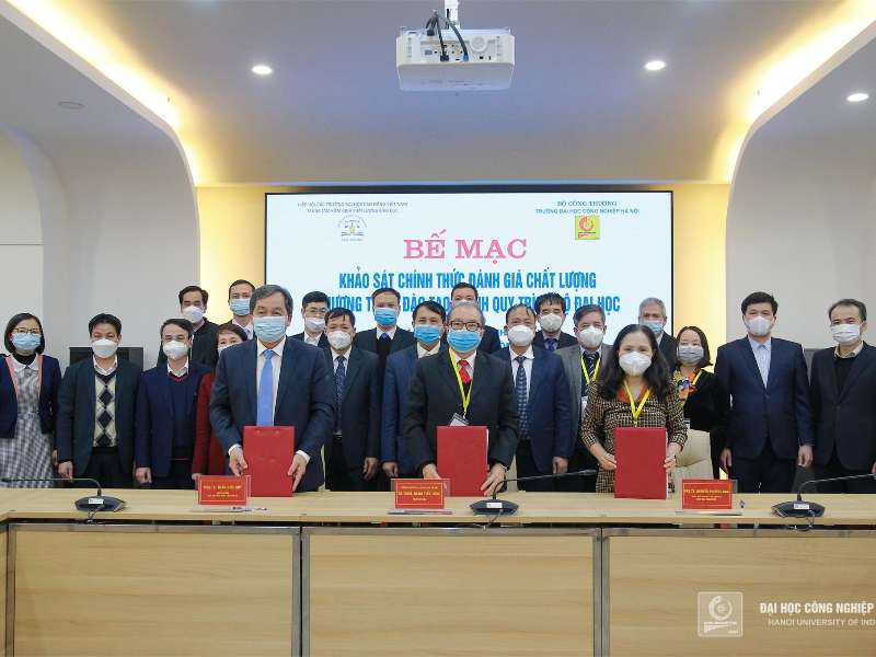 Bế mạc đánh giá ngoài chương trình đào tạo ngành Ngôn ngữ Trung Quốc
