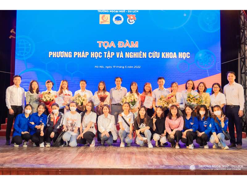 Tọa đàm “Phương pháp học tập và Nghiên cứu khoa học”