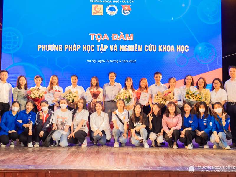 Tọa đàm “Phương pháp học tập và Nghiên cứu khoa học”