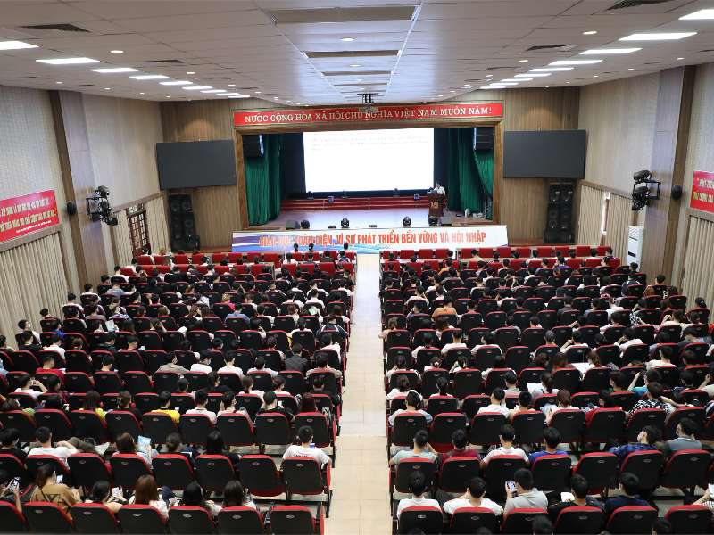 Hơn 500 sinh viên tham dự tập huấn viết Báo cáo khoa học