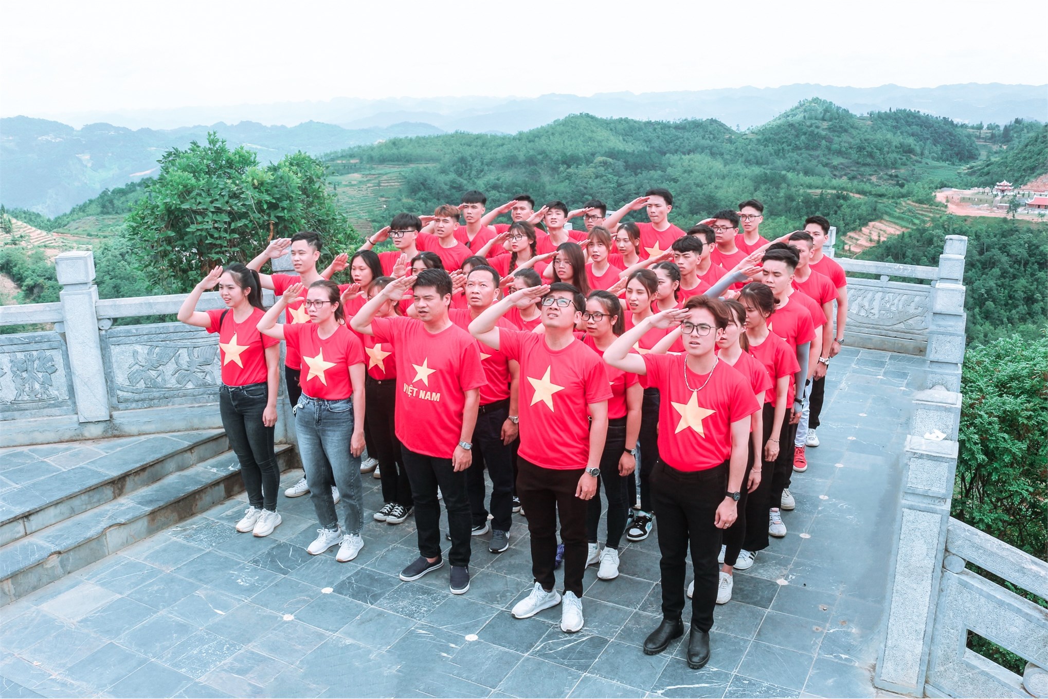 Đoàn sinh viên tiêu biểu Đại học Công nghiệp Hà Nội với hành trình tri ân