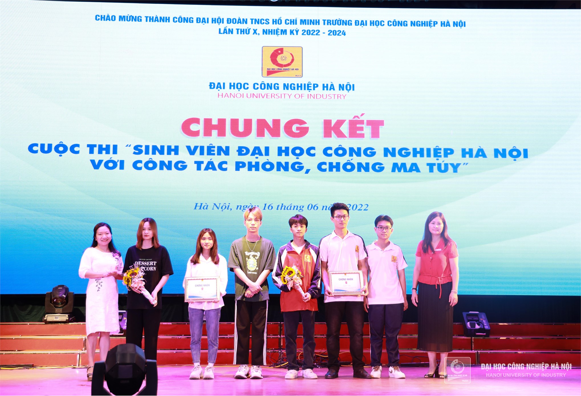 Sinh viên Trường Ngoại ngữ - Du lịch đạt Giải Nhất cuộc thi sinh viên Đại học Công nghiệp Hà Nội với công tác phòng, chống ma túy