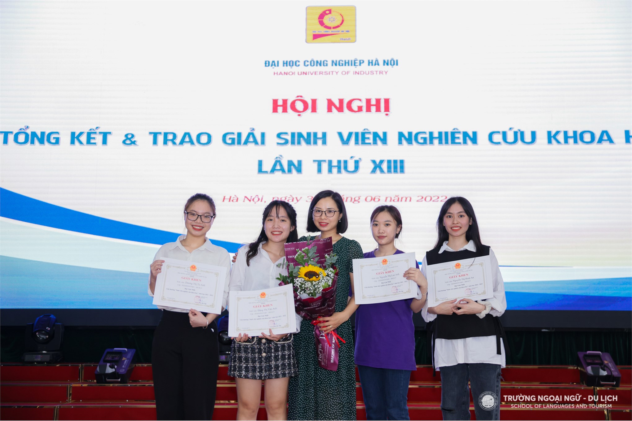 Sinh viên Trường Ngoại ngữ - Du lịch đạt giải Nhất tại Hội nghị tổng kết và trao giải sinh viên nghiên cứu khoa học lần thứ XIII