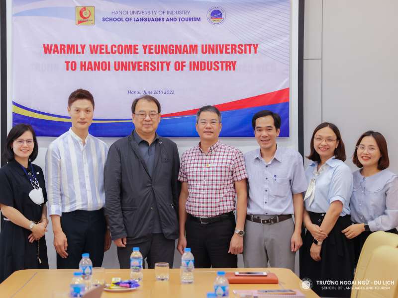 Tiếp đón và làm việc với đoàn đại diện Đại học Yeungnam (Hàn Quốc)