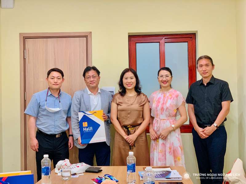 Trường Cao học Anh ngữ Quốc tế (IGSE) - Hàn Quốc thăm, làm việc tại Trường Ngoại ngữ - Du lịch