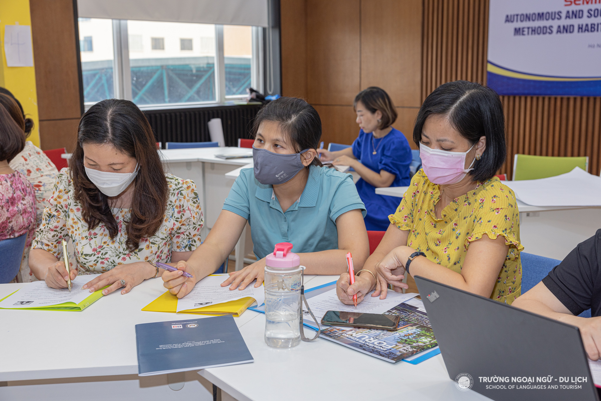 Bồi dưỡng chuyên đề về Tính tự chủ trong dạy và học ngôn ngữ cho giảng viên Trường Ngoại ngữ - Du lịch