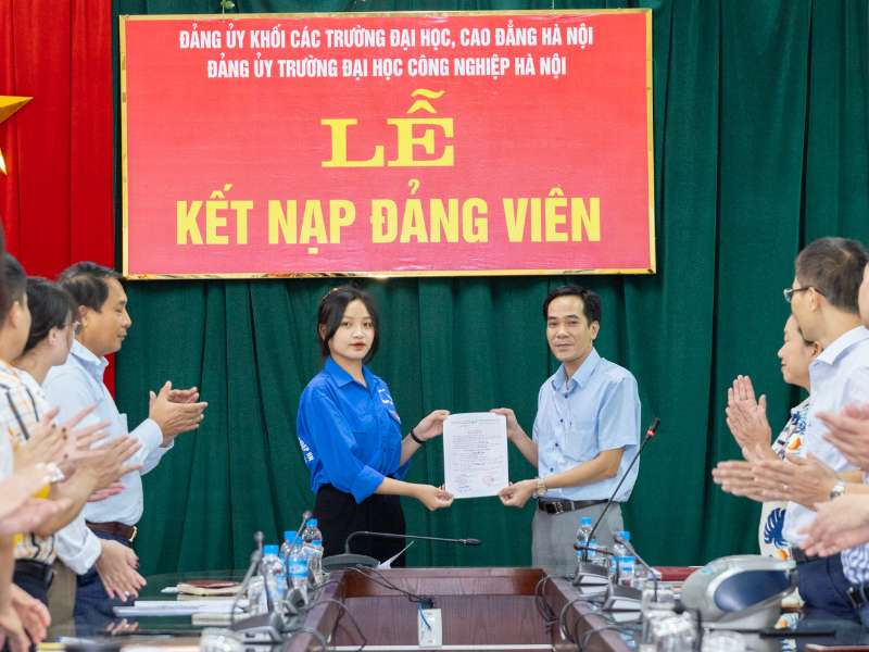 Đảng viên trẻ Lê Thị Nga: Thanh xuân là không ngừng phấn đấu
