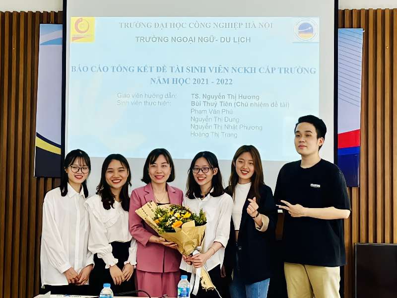 Xây dựng mô hình nhóm bạn cùng tiến luyện nói tiếng Anh thông qua thực hành Vlog