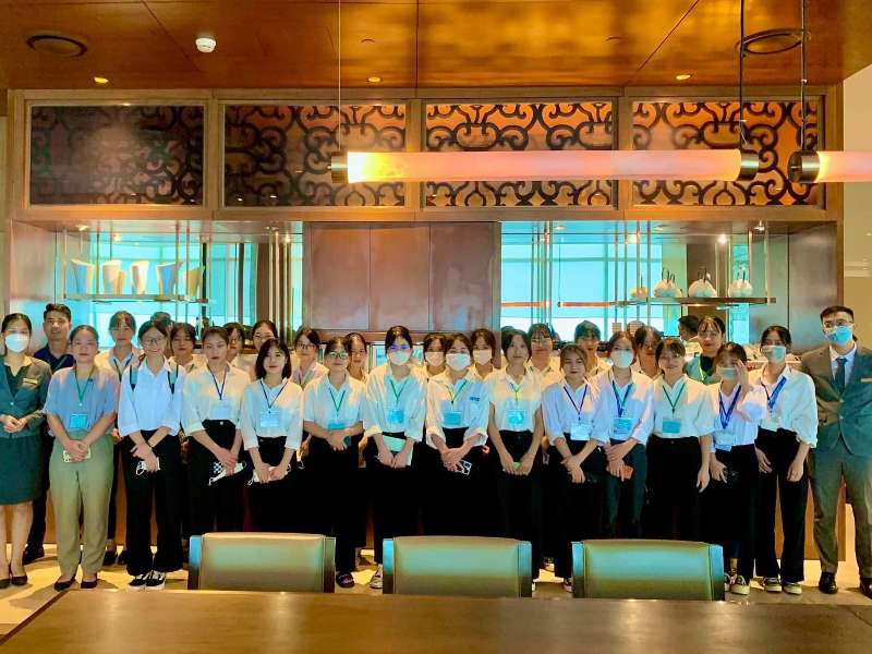 Tham quan mô hình lưu trú của sinh viên khóa 16 Khoa Quản trị Nhà hàng - Khách sạn