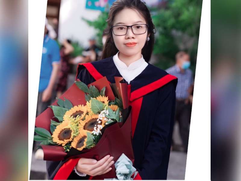 Tân cử nhân Trần Thị Thu Hiền: Hãy không ngừng cố gắng khi còn có thể