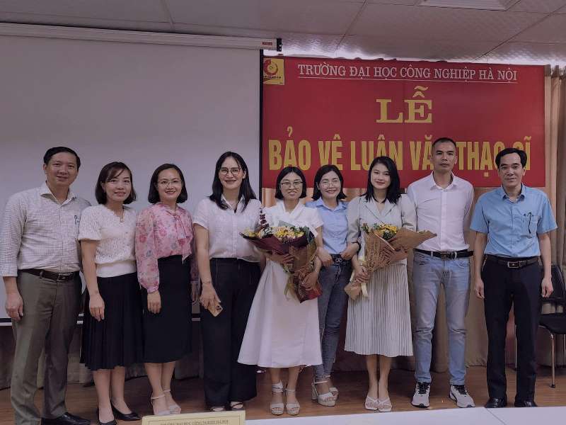 Lễ bảo vệ luận văn Thạc sĩ ngành Ngôn ngữ Anh khóa 10