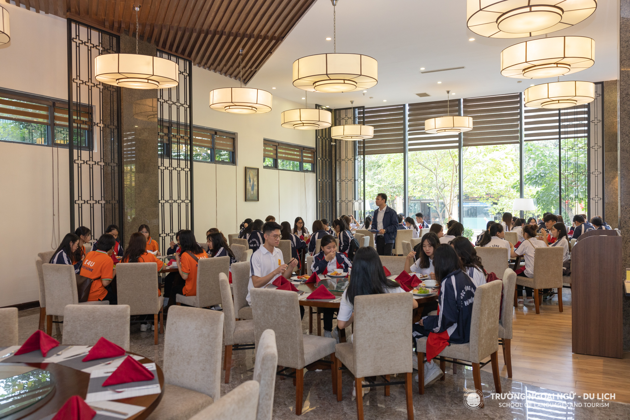 Tham quan khách sạn Mường Thanh Luxury Hà Nam của sinh viên K17 Khoa Du lịch và Khoa Quản trị Nhà hàng – Khách sạn