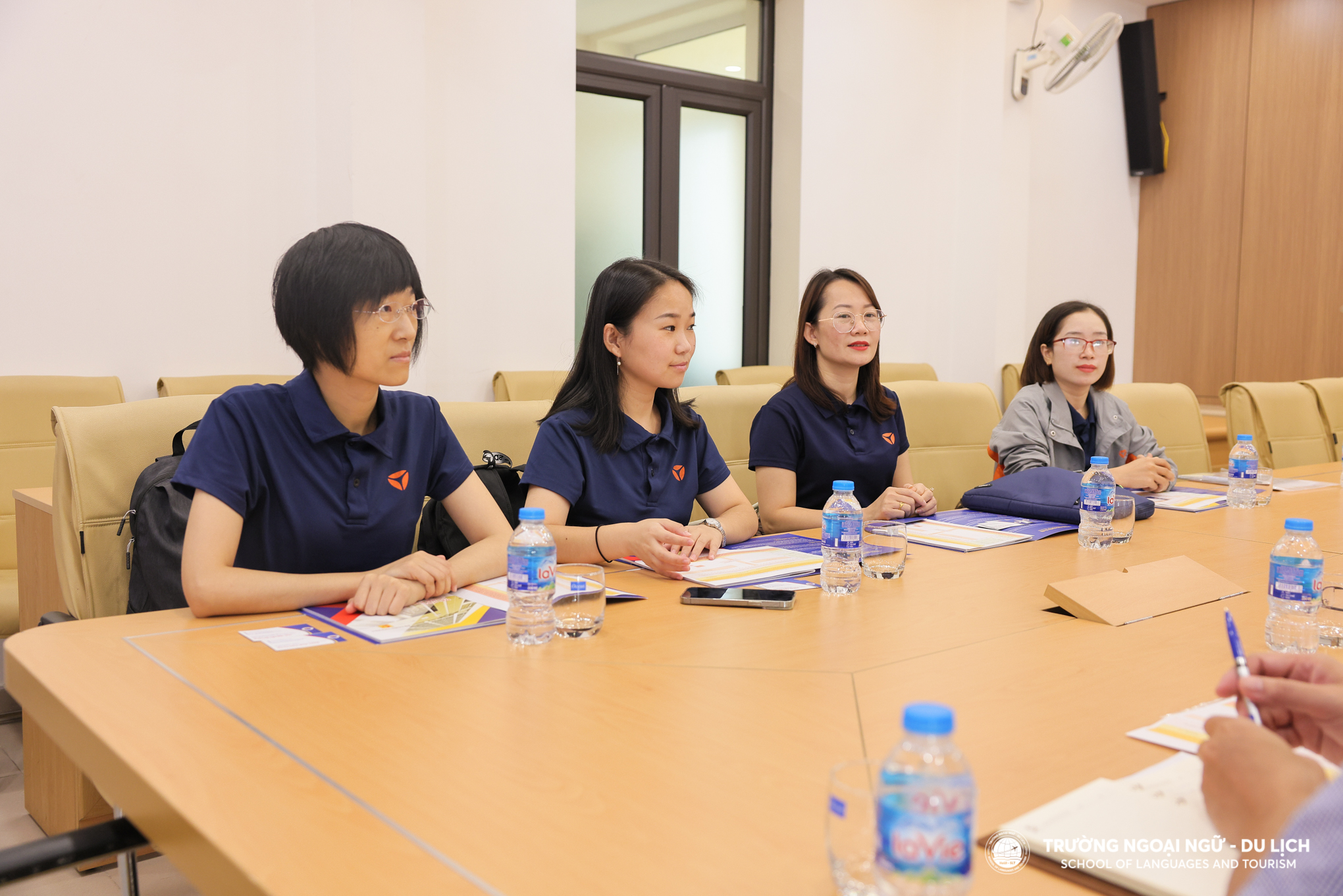 Kết nối hợp tác giữa Trường Ngoại ngữ - Du lịch với Công ty TNHH Electronic Motorcycle Yadea Việt Nam