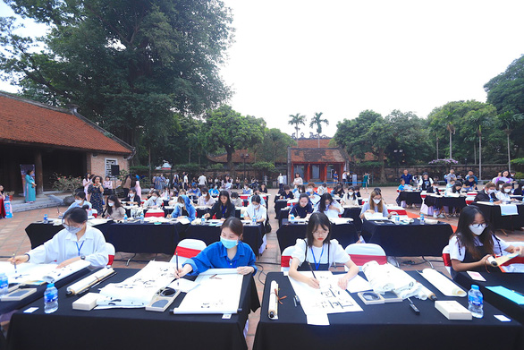 Sinh viên Ngôn ngữ Hàn Quốc với Cuộc thi viết “Danh ngôn Chủ tịch Hồ Chí Minh trên thư pháp Hàn Quốc”