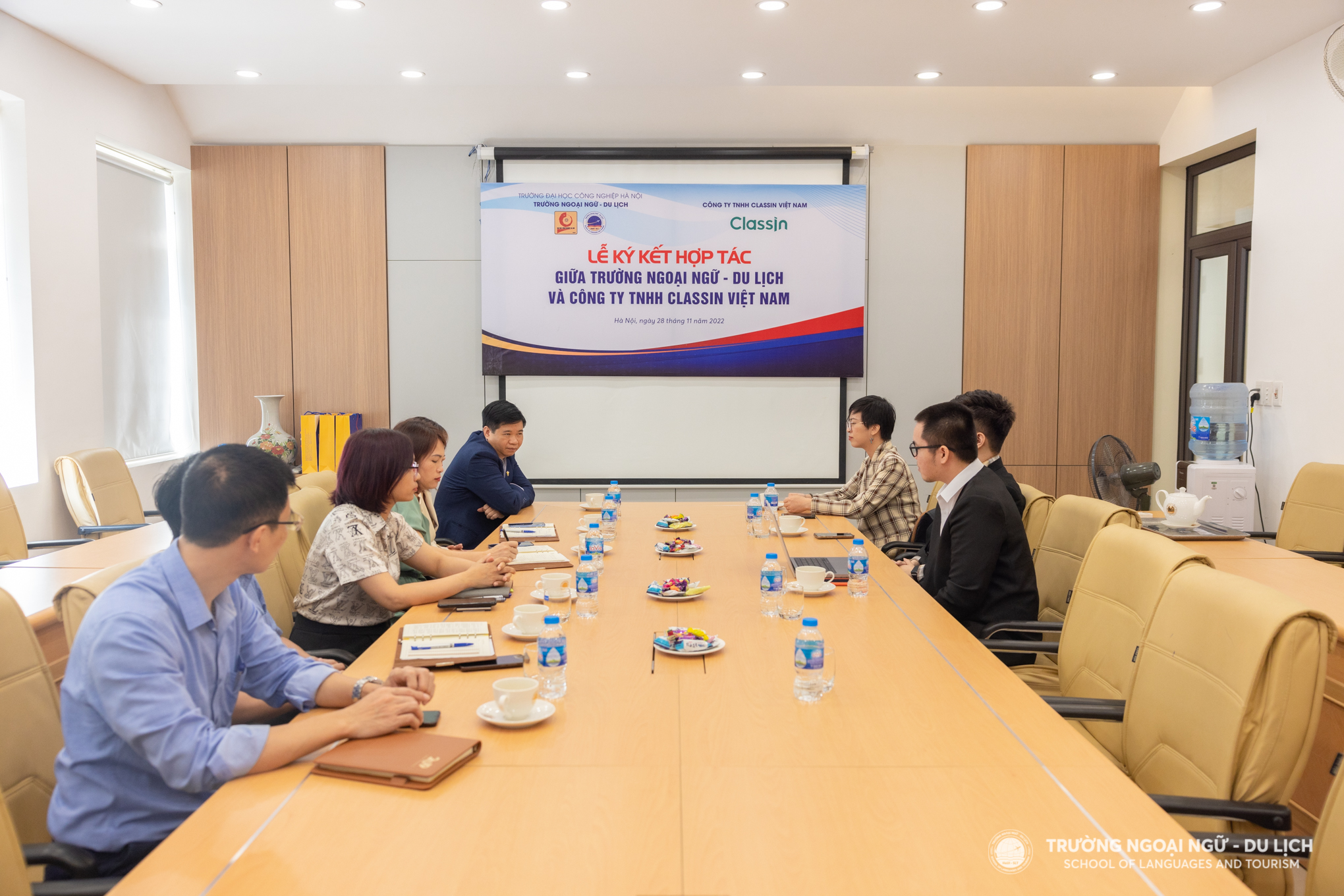 Lễ ký kết tài trợ phòng học thông minh với Công ty TNHH Class In Việt Nam