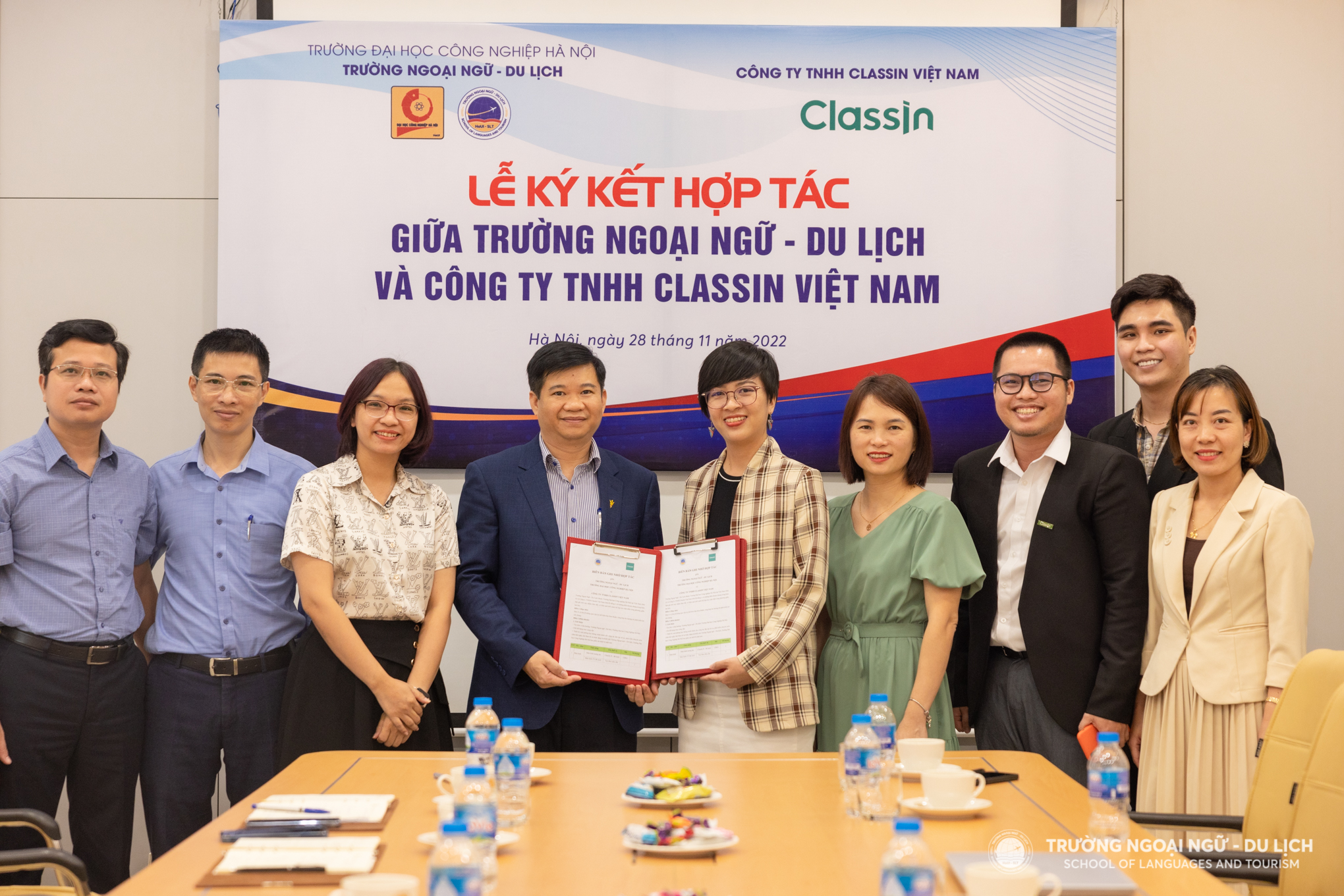 Lễ ký kết tài trợ phòng học thông minh với Công ty TNHH Class In Việt Nam