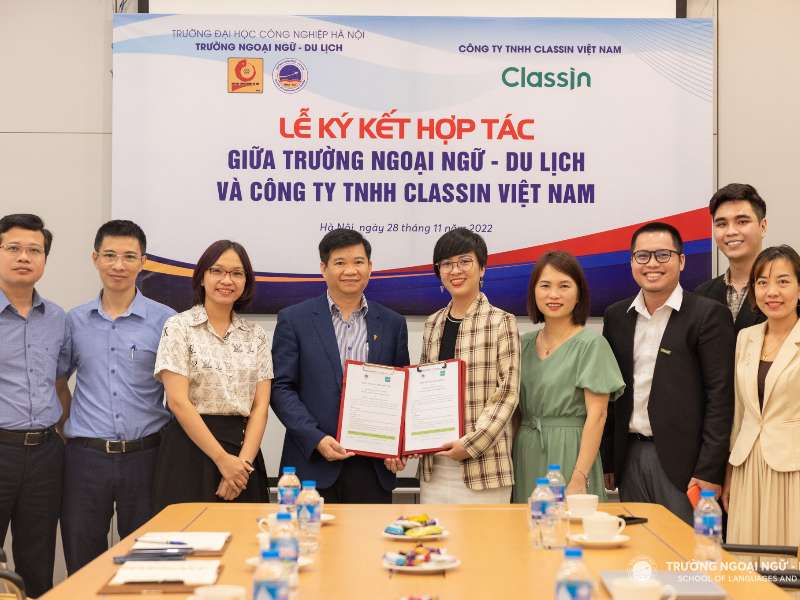 Lễ ký kết tài trợ phòng học thông minh với Công ty TNHH Class In Việt Nam