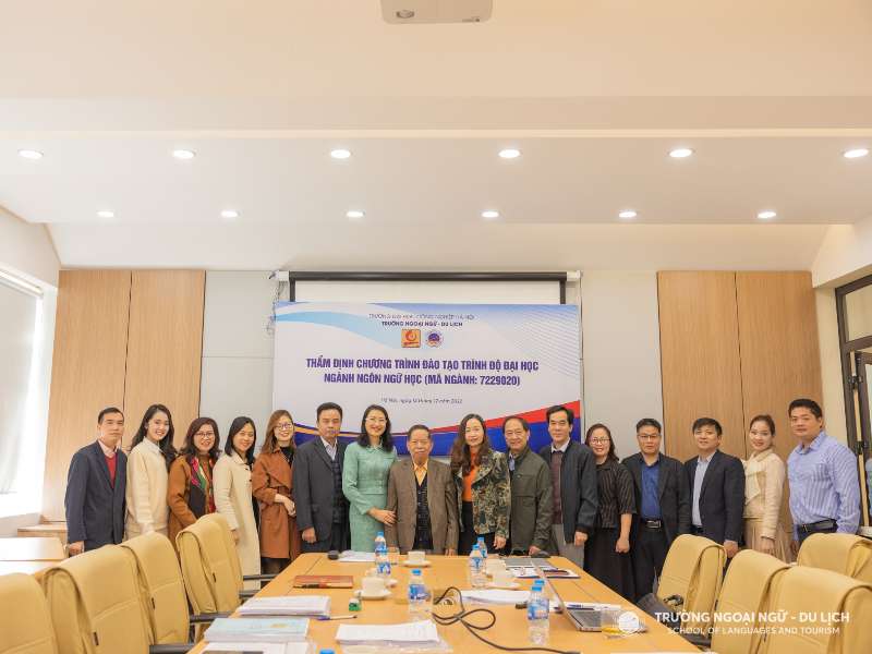 Tổ chức thẩm định chương trình đào tạo trình độ Đại học ngành Ngôn ngữ học