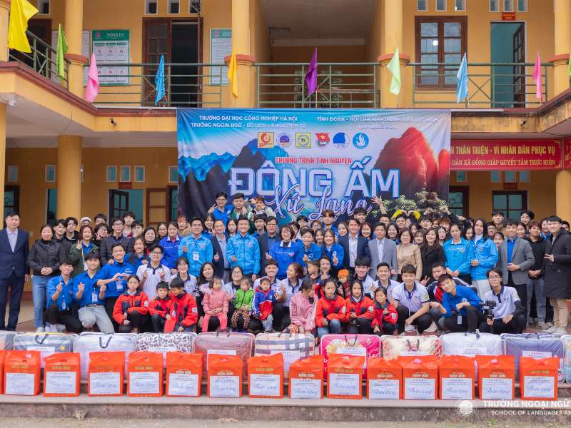 Đông ấm xứ Lạng: Hành trình mang tình yêu thương tới nơi biên cương Tổ quốc