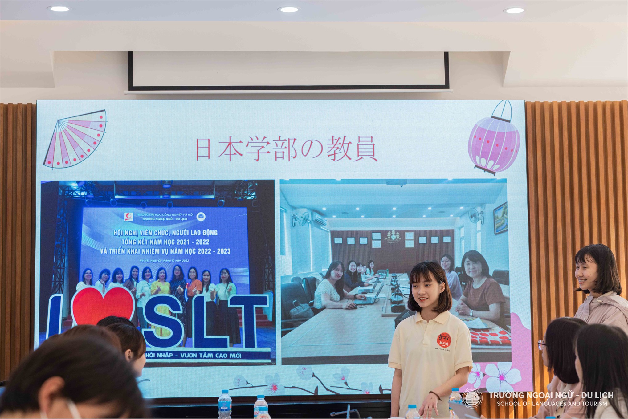 Sinh viên khoa Ngôn ngữ Nhật Bản giới thiệu các hoạt động sinh viên tại Khoa
