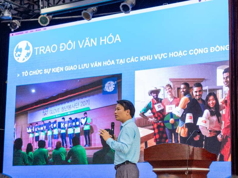 Hội thảo giới thiệu chương trình Tình nguyện viên quốc tế cho sinh viên Trường Ngoại ngữ - Du lịch năm 2023