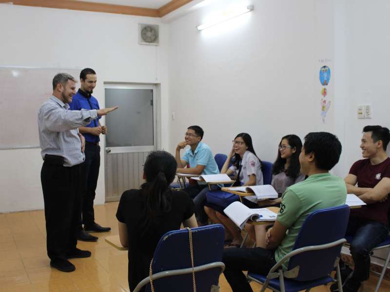 Trung tâm Anh ngữ quốc tế LUCKY thông báo tuyển dụng tháng 04/2023