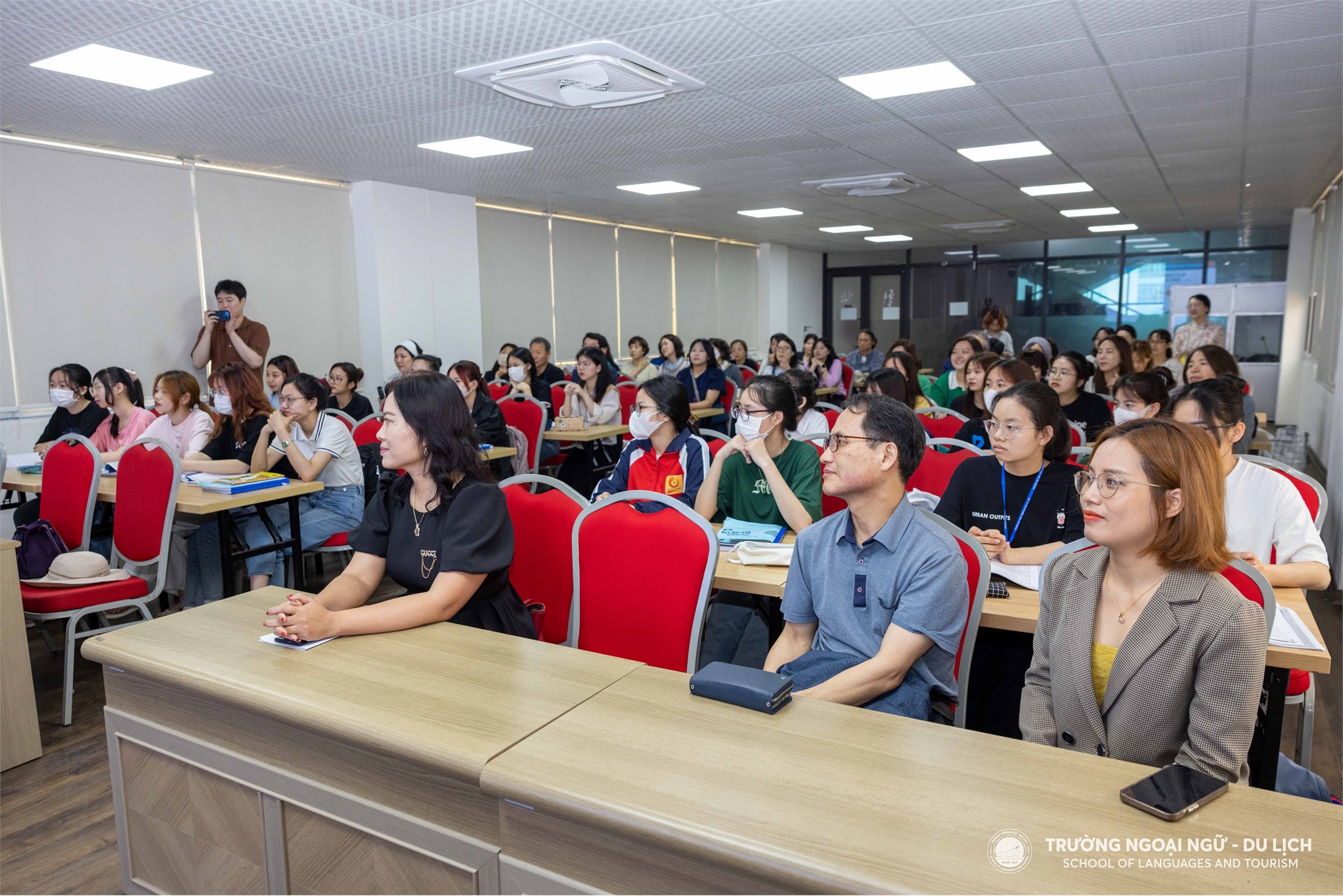 Trường Ngoại ngữ - Du lịch tiếp đón đoàn giáo sinh của Trường Đại học Sư phạm - Đại học Quốc gia Seoul tới tham quan, giao lưu văn hoá và trao đổi phương pháp giảng dạy