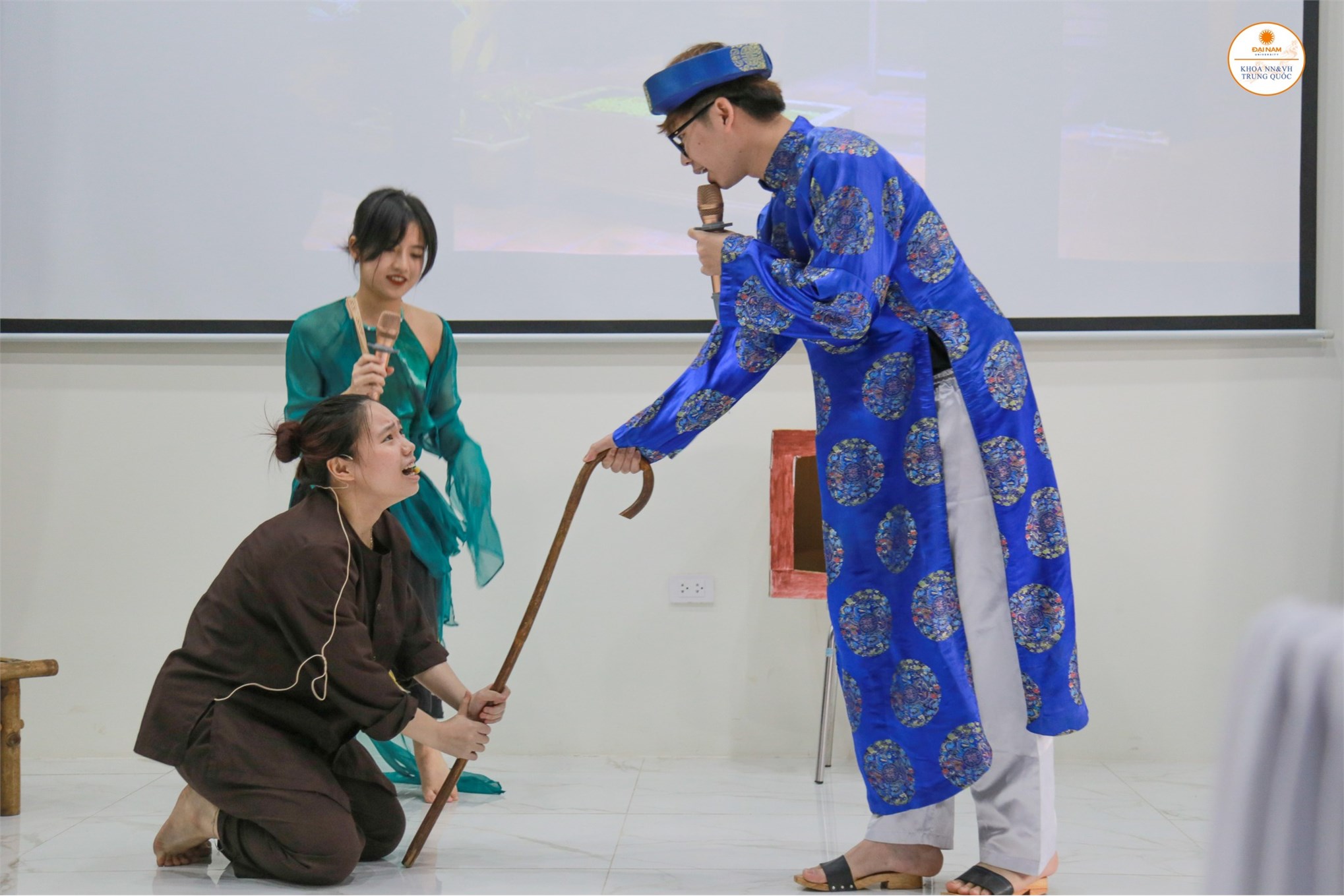 Sinh viên Khoa Ngôn ngữ Trung Quốc xuất sắc đạt giải Nhì cuộc thi Nghệ thuật sân khấu lần thứ nhất tại Đại học Đại Nam