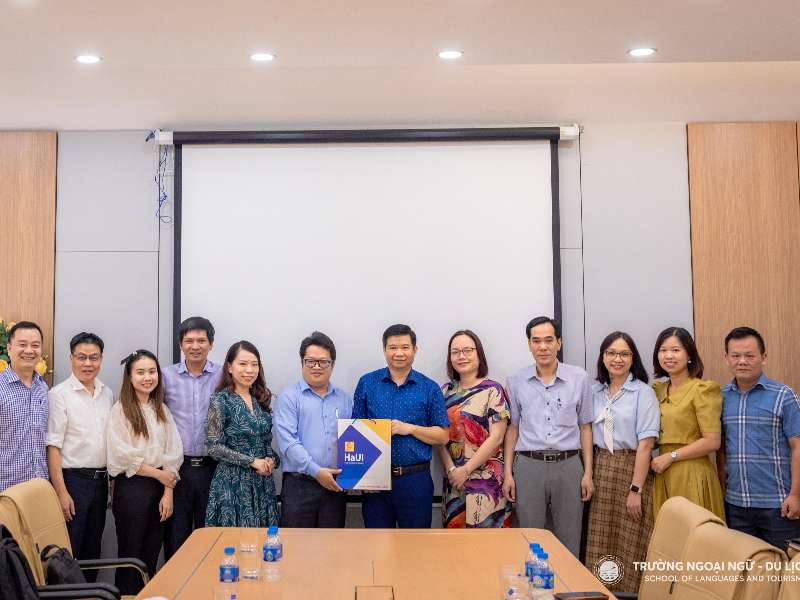 Trường Đại học Công nghiệp Thực phẩm Thành phố Hồ Chí Minh thăm và làm việc tại Trường Ngoại ngữ - Du lịch, Trường Đại học Công nghiệp Hà Nội