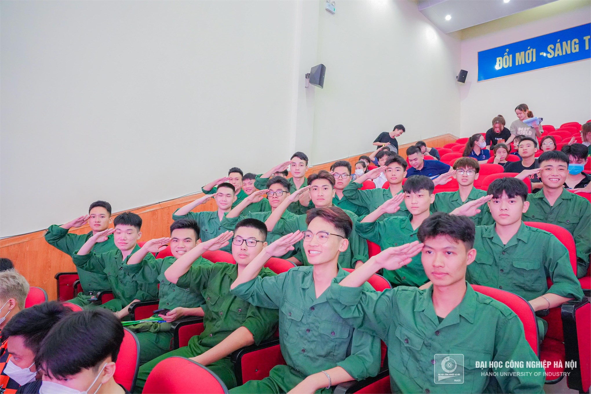 Hơn 700 cán bộ, giảng viên, sinh viên Đại học Công nghiêp Hà Nội tham gia Ngày hội Hiến máu nhân đạo