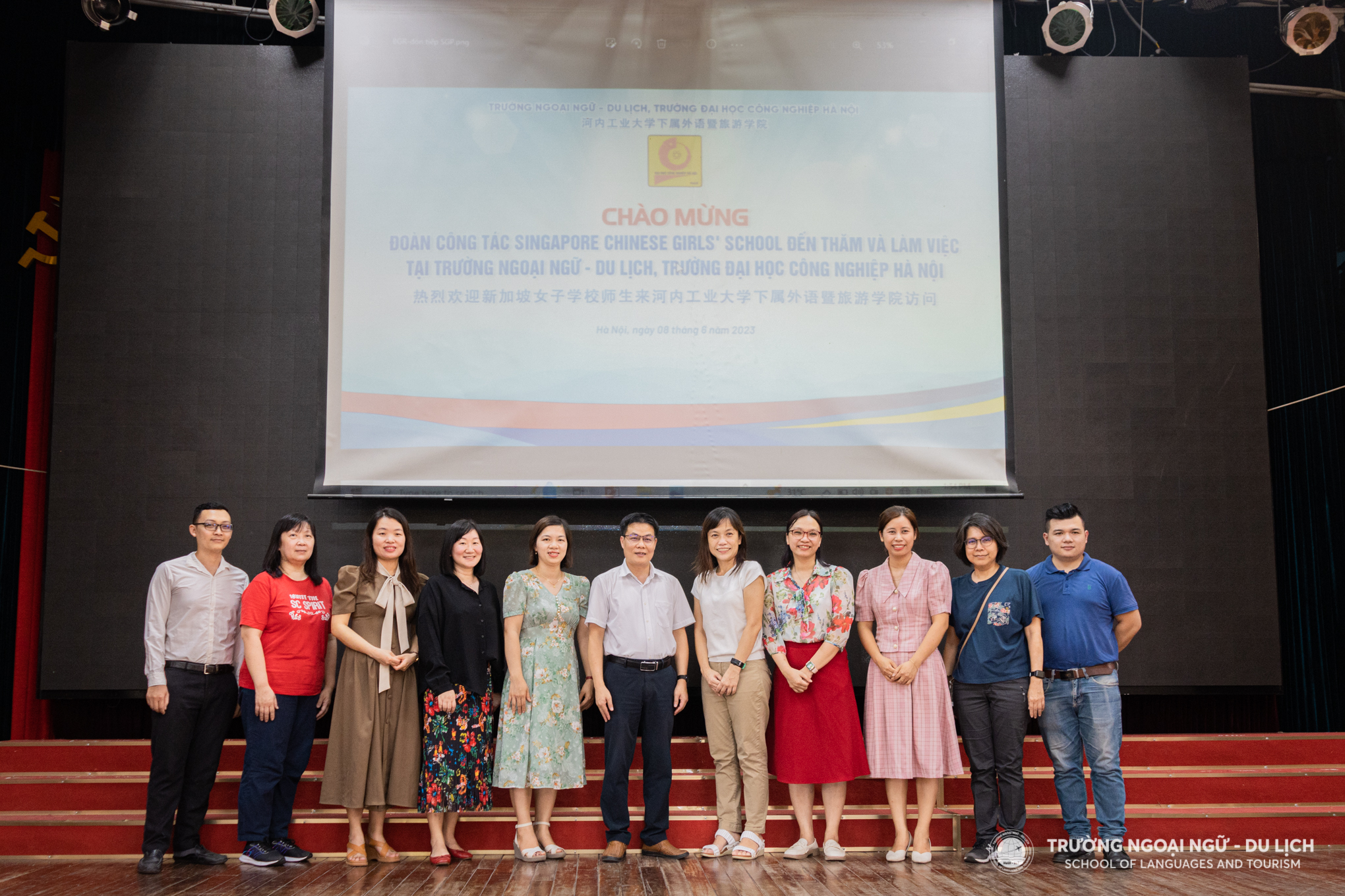 Tiếp đoàn Singapore Chinese Girls’ School tới tham quan, giao lưu văn hóa và trao đổi phương pháp giảng dạy