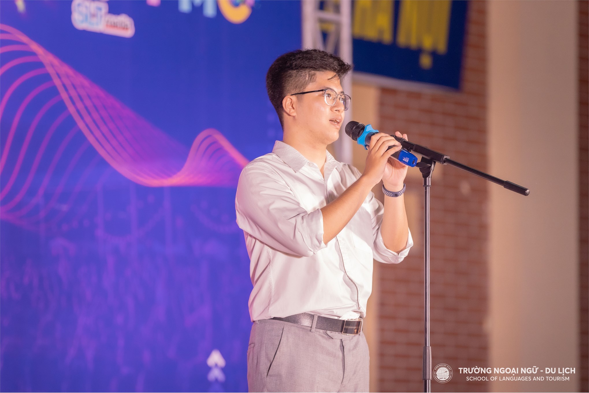 Đồng chí Ngô Lê Xuân Đức - Ủy viên Ban Thường vụ Đoàn Thanh niên, Chủ tịch Hội Sinh viên Trường Đại học Công nghiệp Hà Nội phát biểu tại chương trình