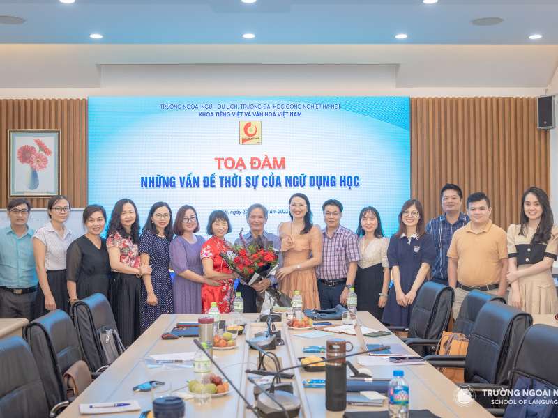 Toạ đàm với chủ đề “Những vấn đề thời sự của Ngữ dụng học”