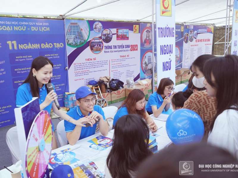 Trường nào tuyển sinh ngành Ngôn ngữ Anh?