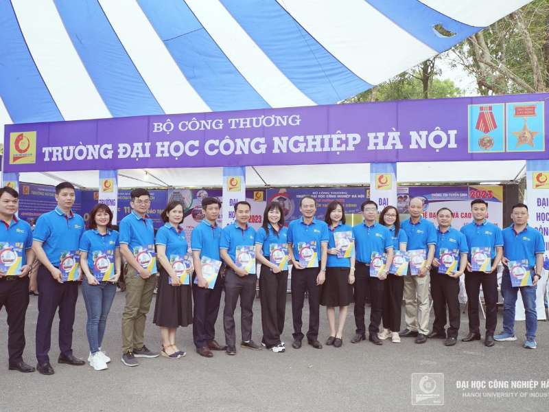 Ngành Ngôn ngữ Anh xét tuyển các phương thức nào?