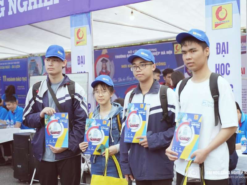 Học ngành Ngôn ngữ Hàn Quốc có dễ xin việc không?