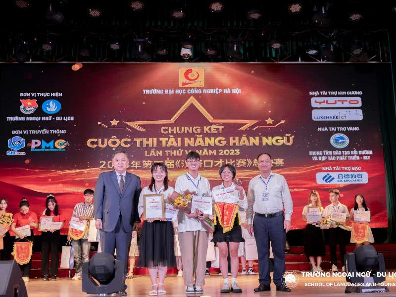 Học ngành Trung Quốc học thực hành, thực tập ở đâu?