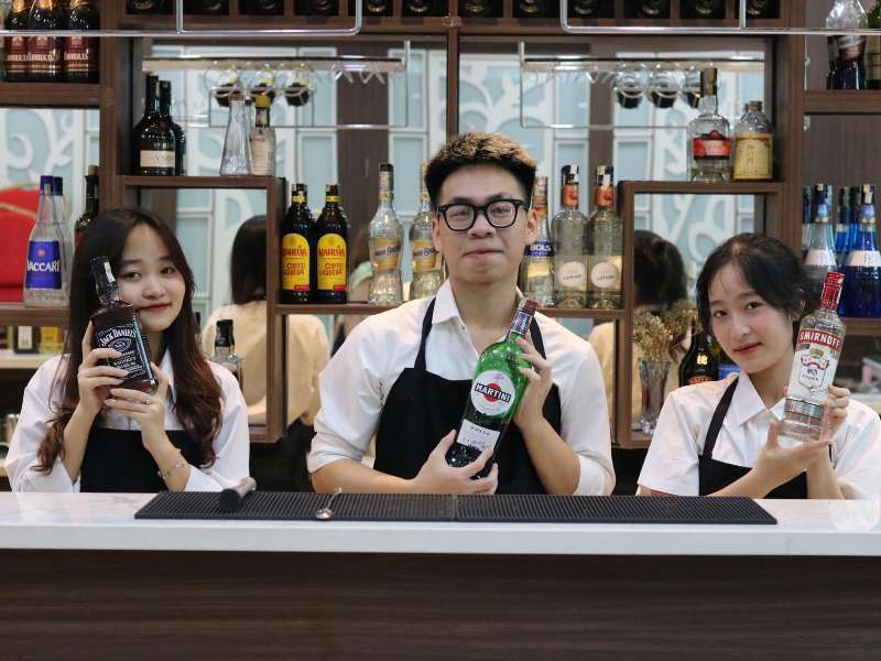 Trường nào xét tuyển học bạ ngành Quản trị nhà hàng và dịch vụ ăn uống?