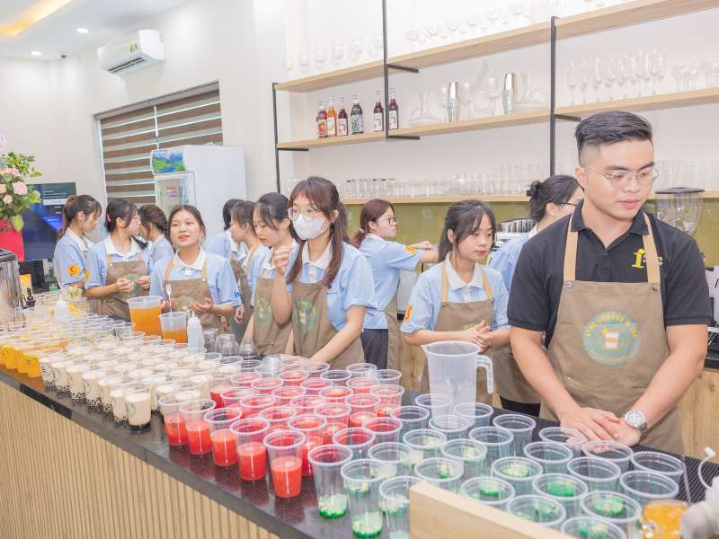 Có nên học ngành Quản trị nhà hàng và dịch vụ ăn uống không?