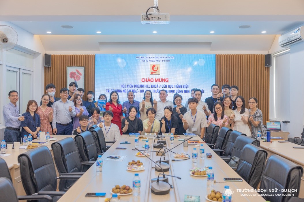Lễ đón tiếp học viên Dream Hill khóa 7 đến học tiếng Việt tại Trường Ngoại ngữ - Du lịch, Trường Đại học Công nghiệp Hà Nội