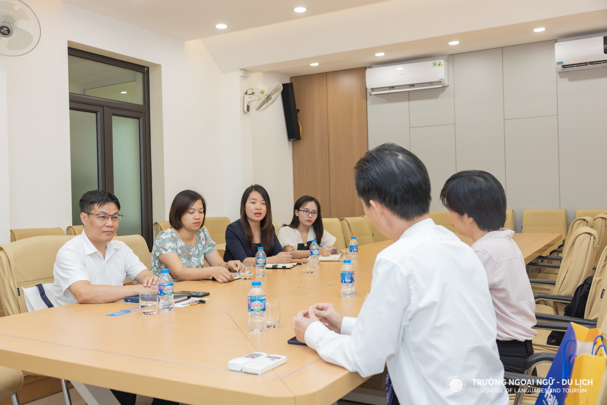 Trường Ngoại ngữ - Du lịch gặp mặt và kết nối hợp tác với Trung tâm văn hóa Trung Quốc tại Hà Nội