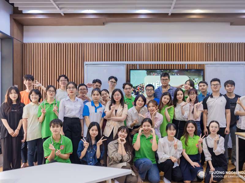 Hội nghị Hiệp thương Câu lạc bộ tiếng Anh E4U Trường Ngoại Ngữ - Du Lịch