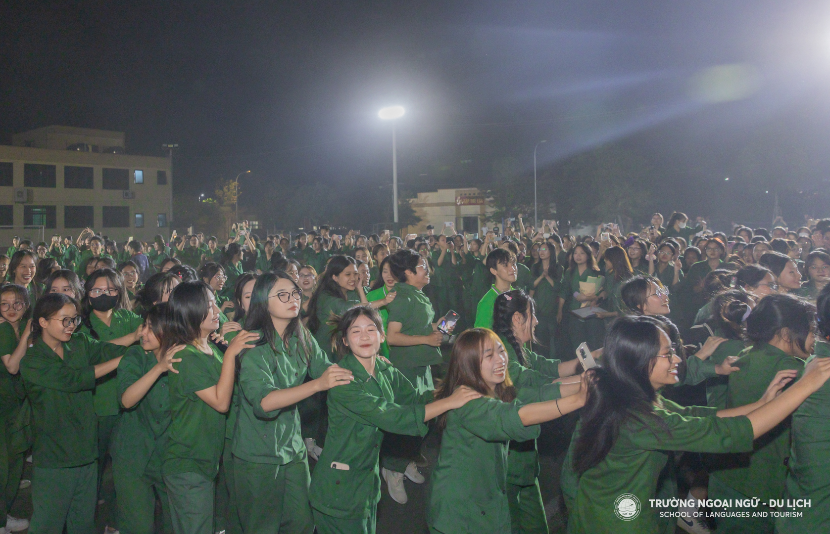 Ngọn lửa xanh 2023: Ngày hội của tân sinh viên Trường Ngoại ngữ - Du lịch tại Trung tâm Giáo dục Quốc phòng và An ninh, Trường Đại học Công nghiệp Hà Nội