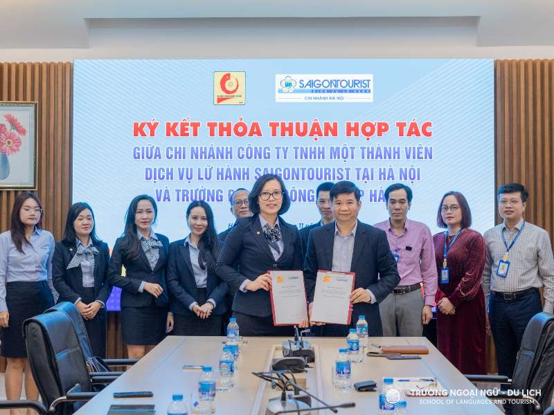 Thúc đẩy mối quan hệ hợp tác sâu rộng trong lĩnh vực du lịch, lữ hành giữa Trường Ngoại ngữ - Du lịch và SaigonTourist