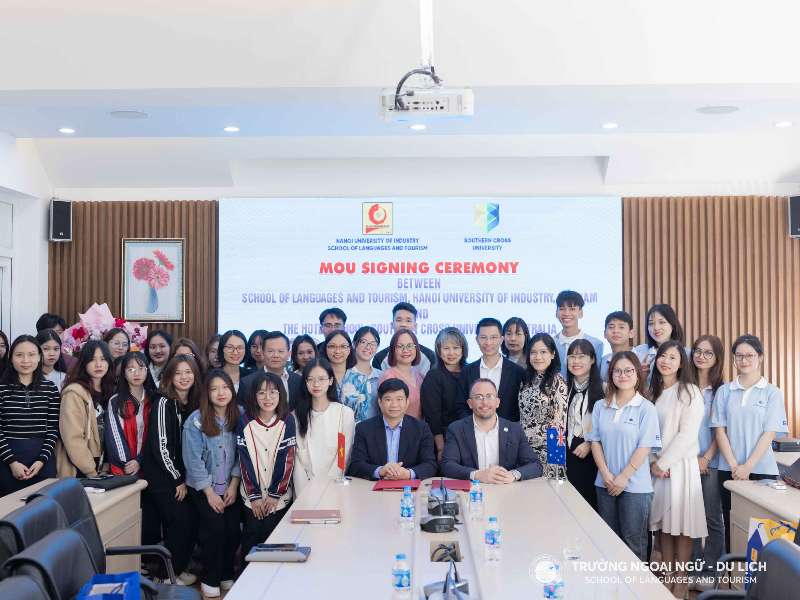 Ký kết Biên bản ghi nhớ hợp tác (MOU) với Trường The Hotel Cross, Đại học Southern Cross, Australia
