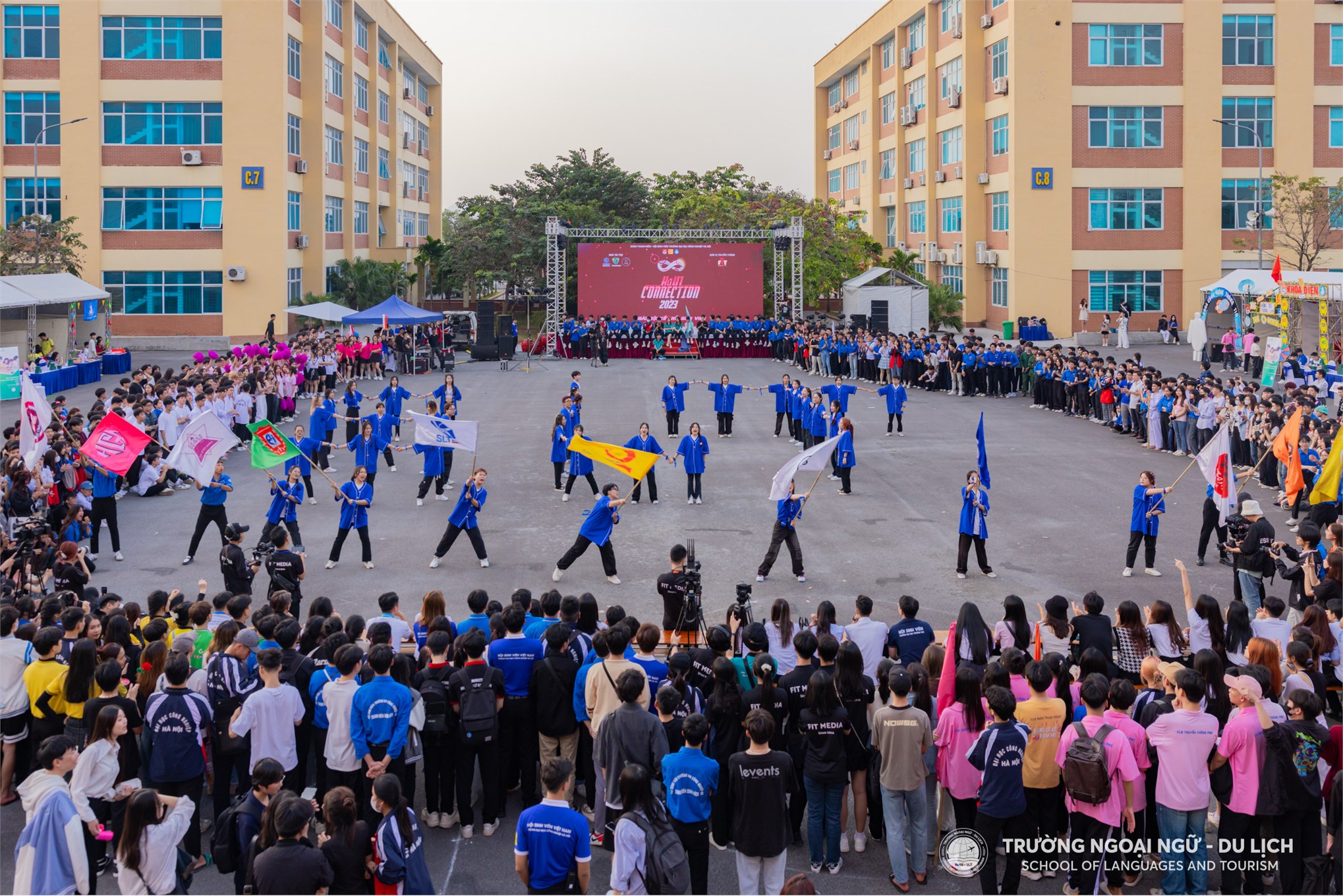 Sinh viên Trường Ngoại ngữ - Du lịch, Đại học Công nghiệp Hà Nội tạo dấu ấn tại Ngày hội kết nối sinh viên HaUI CONNECTION 2023